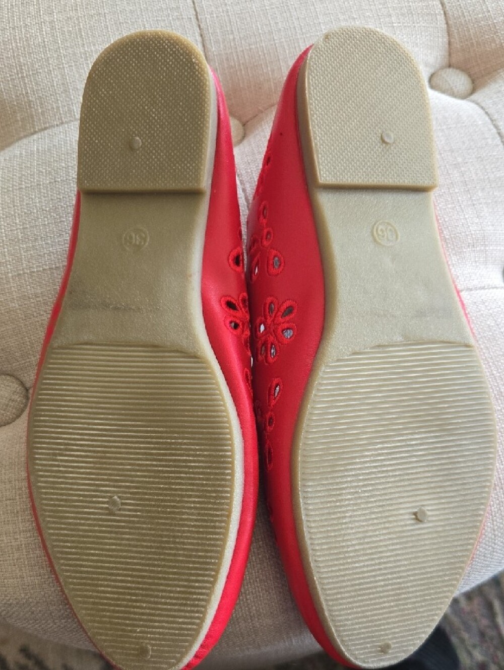 Red Floral Cutout Women's Ballet Flats - Picture 3 of 4